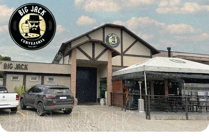 Foto da fachada da Cervejaria Big Jack com o logotipo e o texto Big Jack.